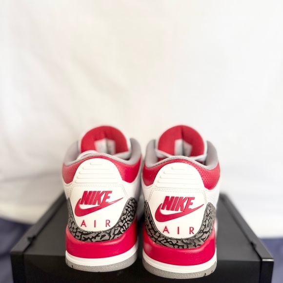 AUTHENTIC Jordan 3 Retro Fire Red size 10.5 DN3707-160 2022 PRE-OWNED - Picture 5 of 8